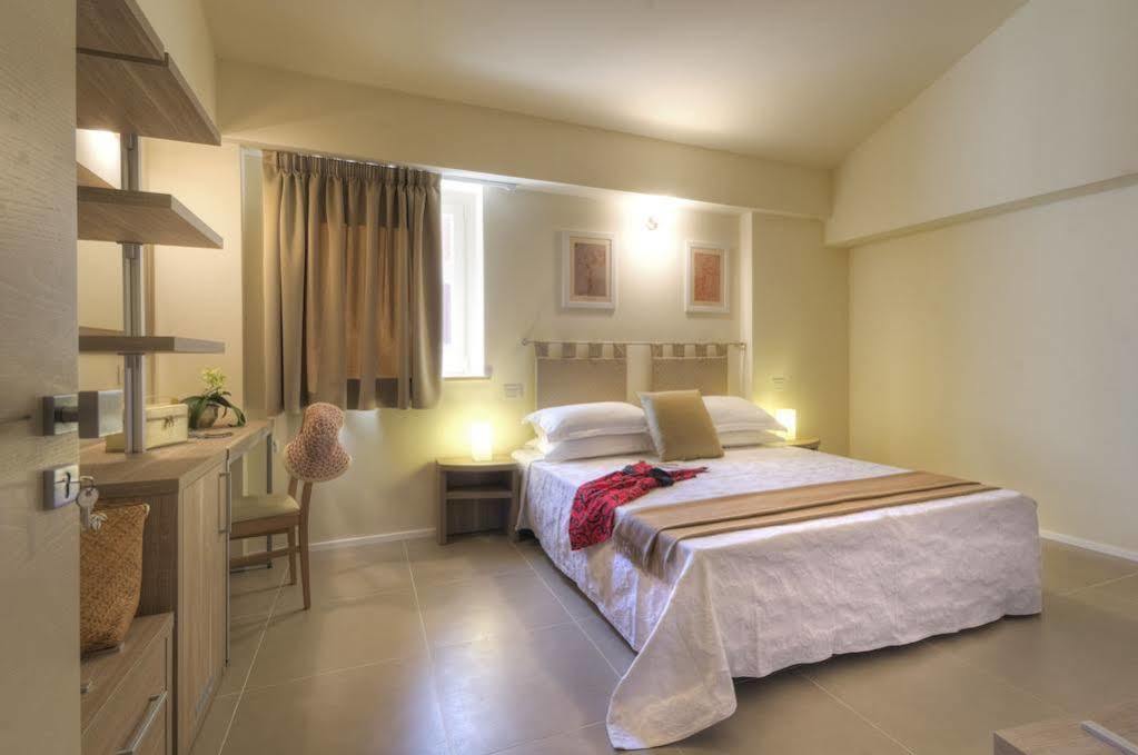 Palazzo Ruschioni Boutique Hotel Камерано Экстерьер фото